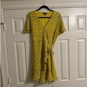 Banana republic yellow floral wrap dress 12
